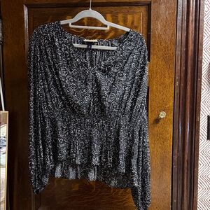 Universal Thread Monochrome Patterned Top